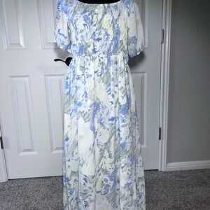 Light Blue & White Floral Maxi Dress. Size 2XL. NWTGS